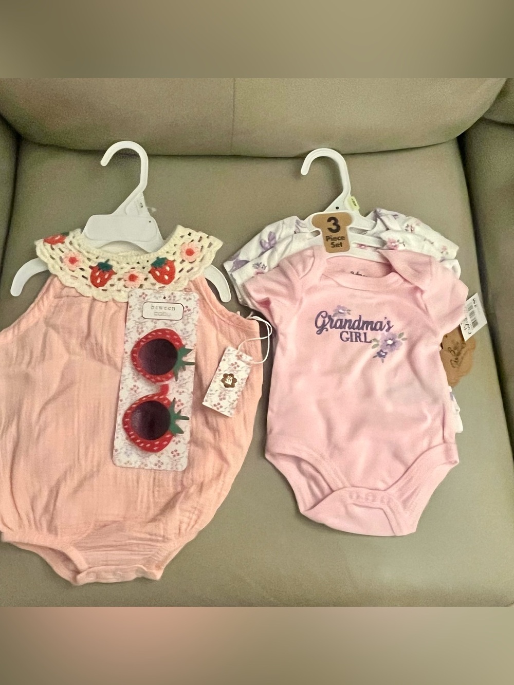 🩷✨ Baby girl onesies & outfit w/ sunglasses- NWT- Size 3m- Perfect for summer! 🍓